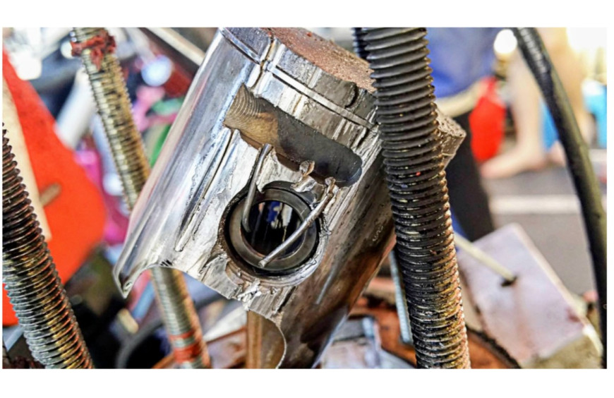 Pourquoi un moteur de mobylette serre ? Causes du serrage moteur et solutions